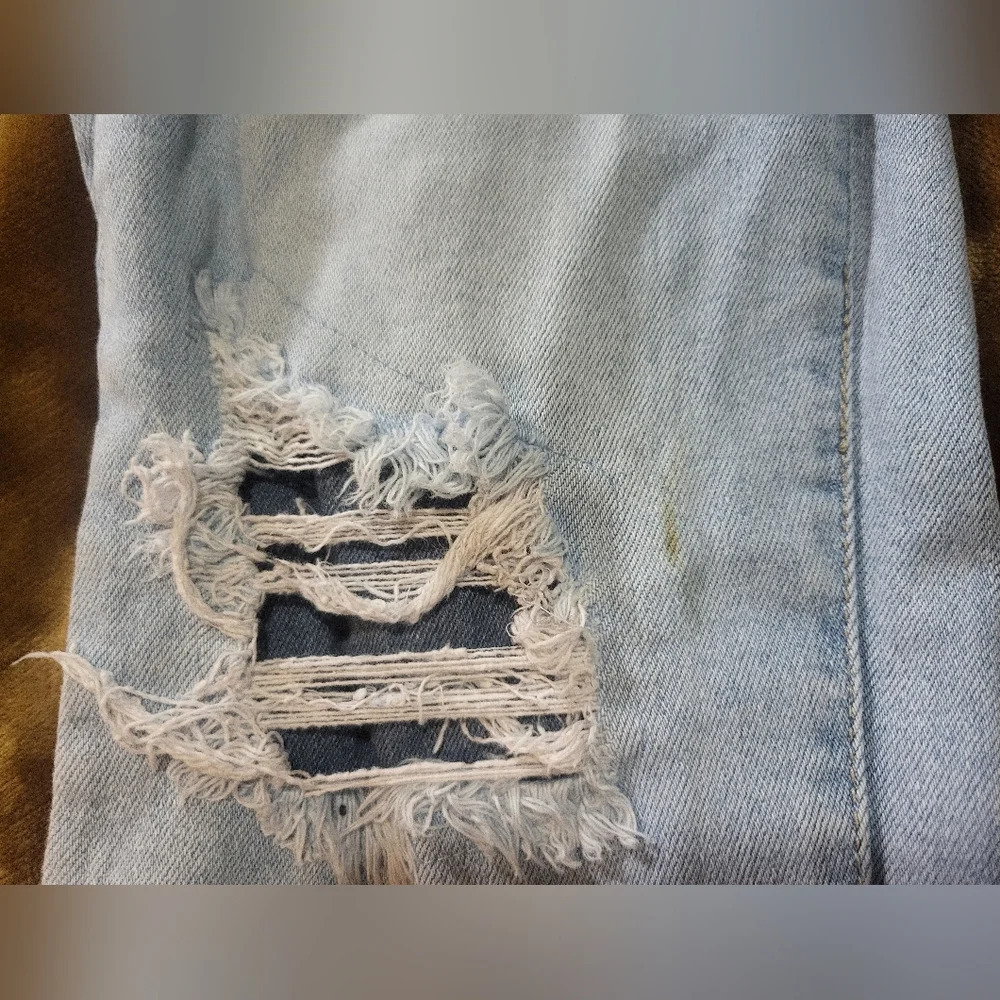Wax Jean Collection Jeans - Size 7/28 - Light Blue Color with Rips - Picture 4 of 6